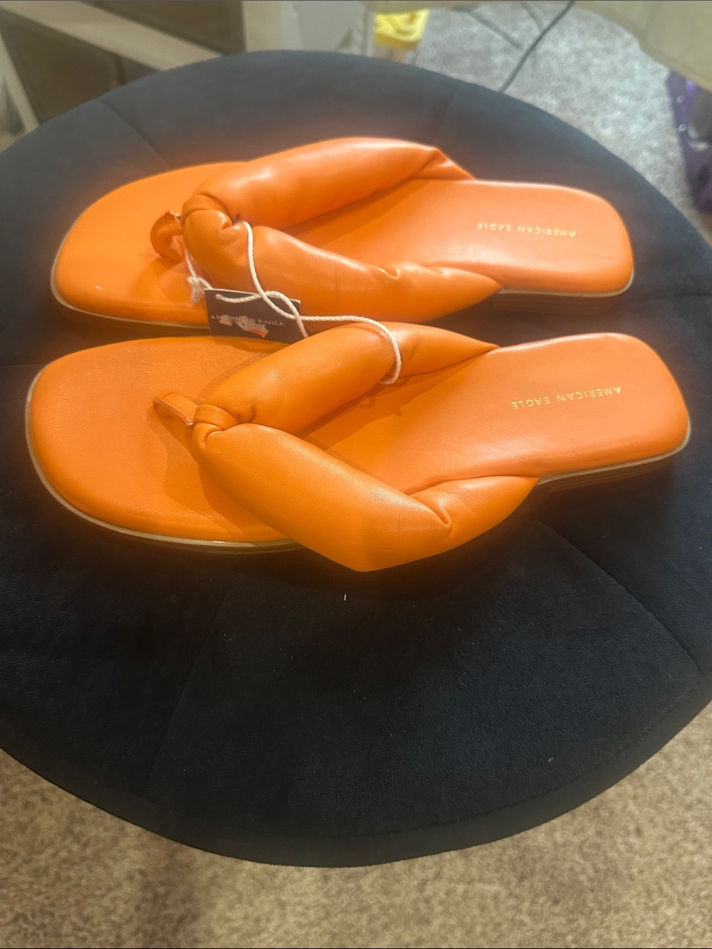 NEW American Eagle Outfitters Orange Knotted Padded Toe-Loop Sandals size 9